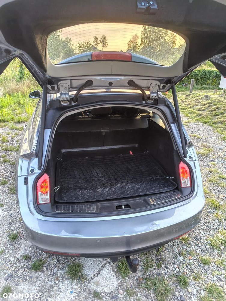 Opel Insignia 1.8 - 9