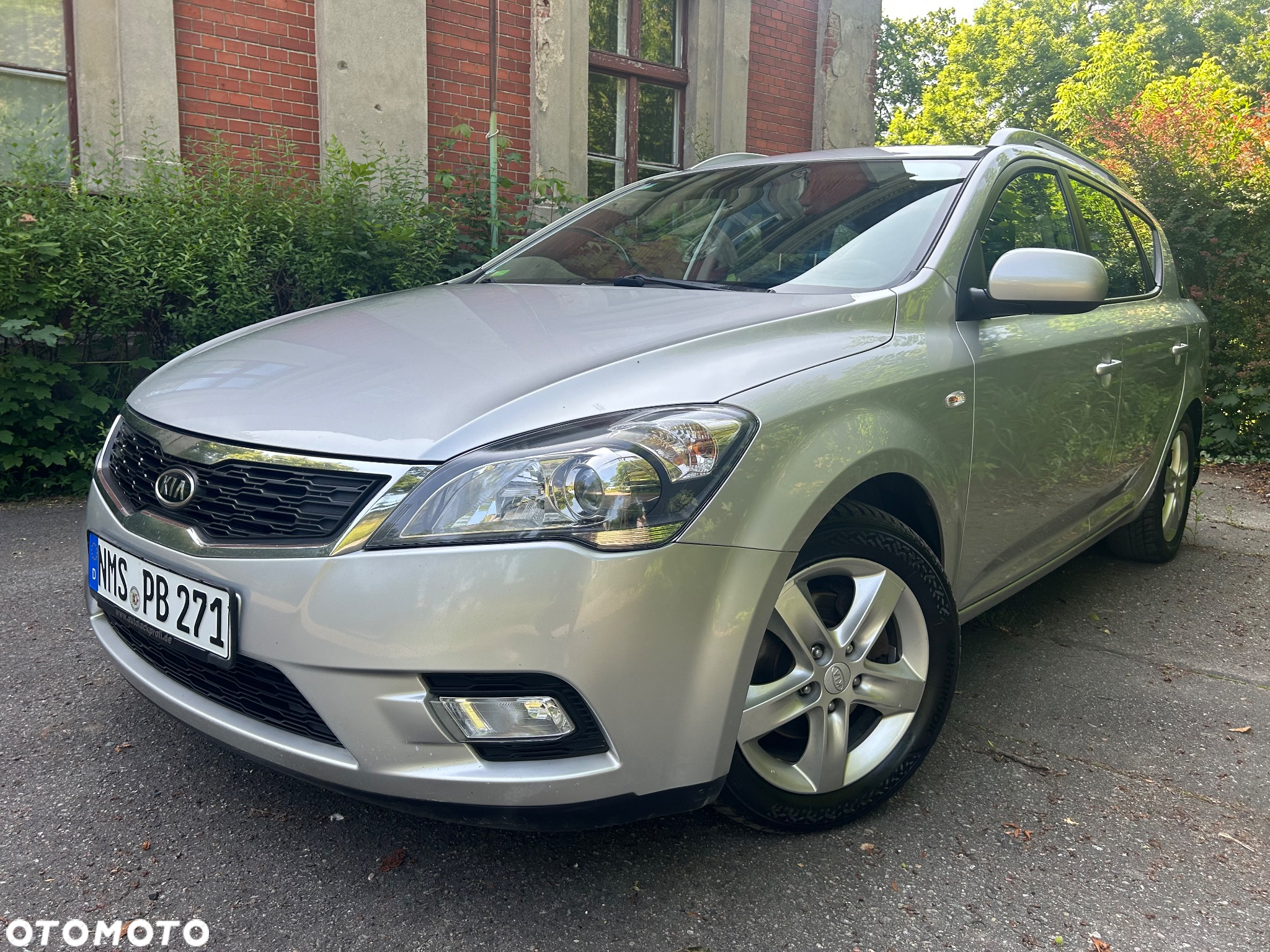 Kia Ceed 1.6 CVVT SW Dream-Team Edition - 2