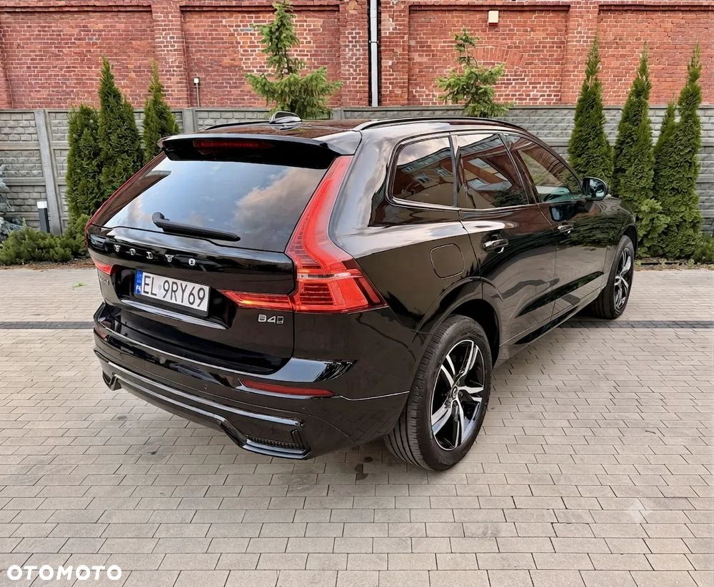 Volvo XC 60 B4 D AWD Plus Dark - 3