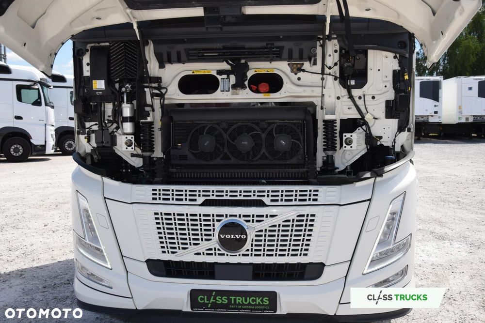 Volvo FH 460 AERO Globetrotter XL ACC i-Save I-ParkCool SideSkirts Mirror Cam - 16