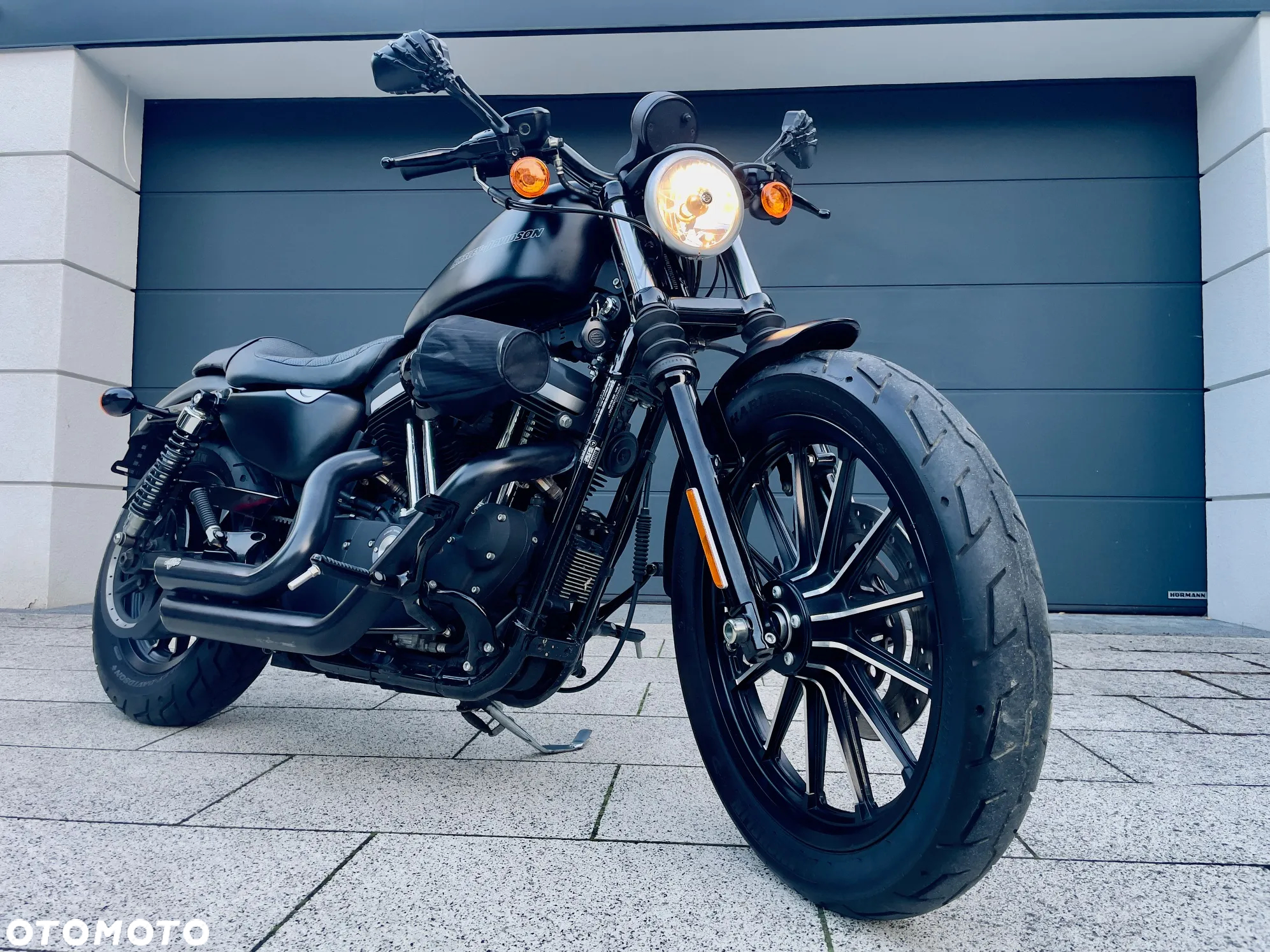 Harley-Davidson Sportster Iron 883 - 2