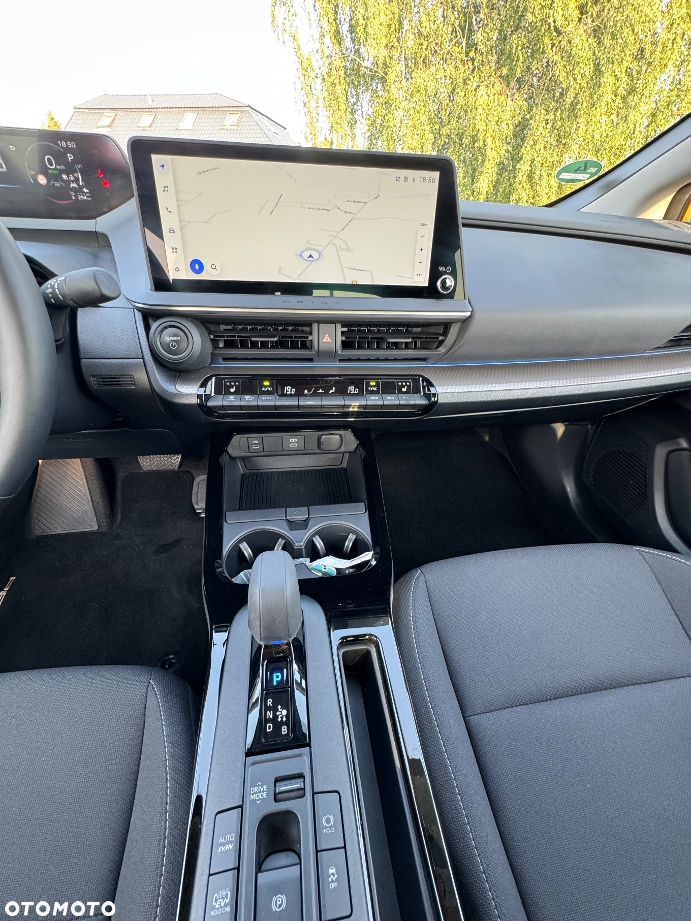 Toyota Prius Plug-in 2.0 Hybrid Executive - 27