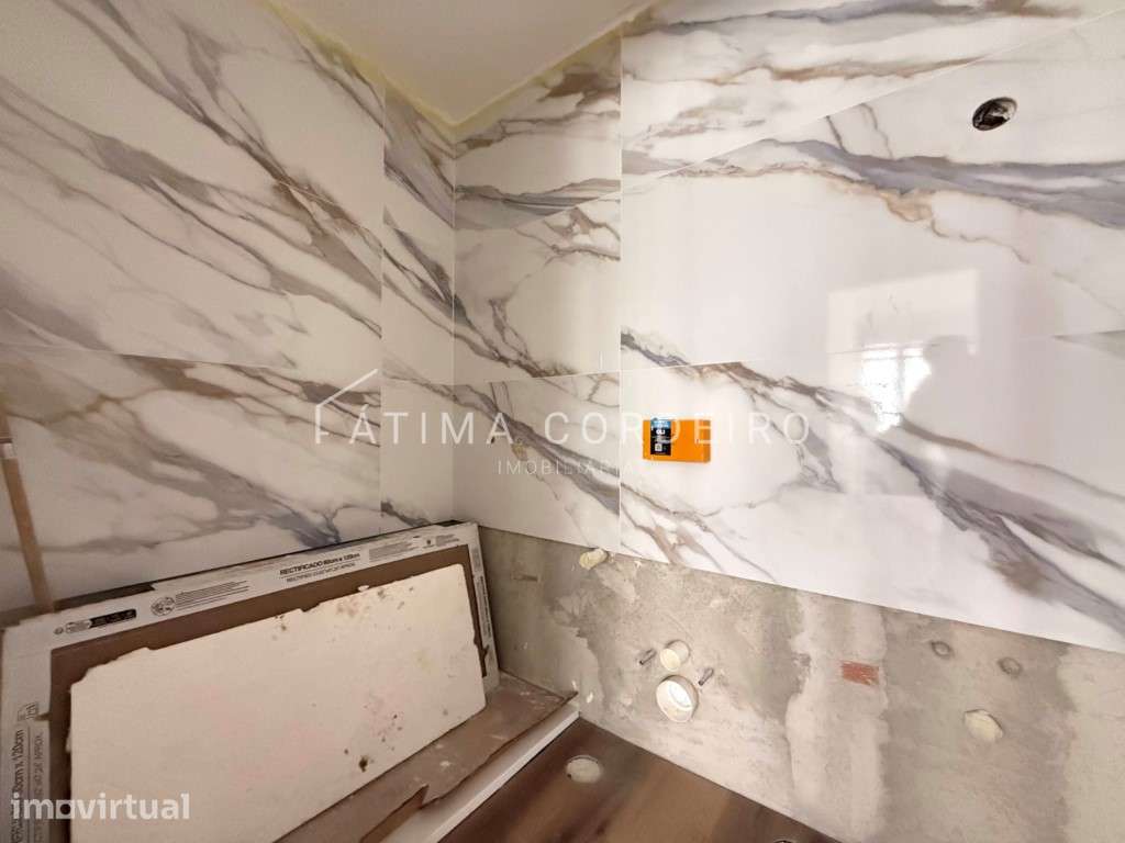 Excelente T2 com 95m2 em fase final de remodelação no centro da Cos... - Grande imagem: 5/21
