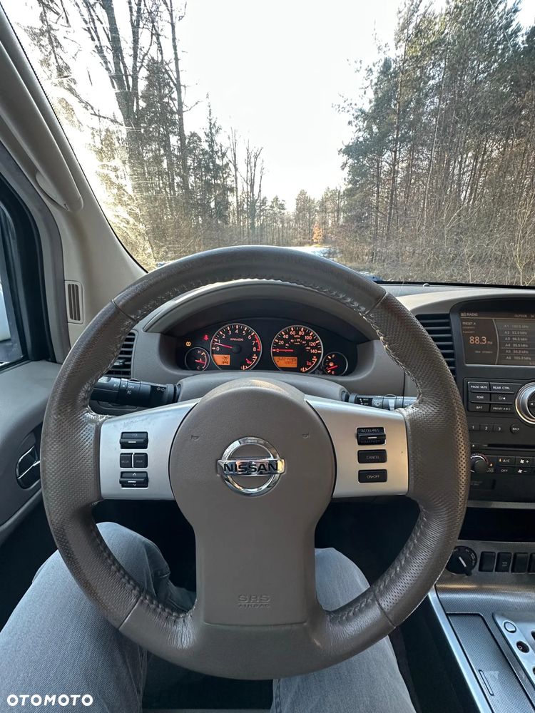 Nissan Pathfinder - 4
