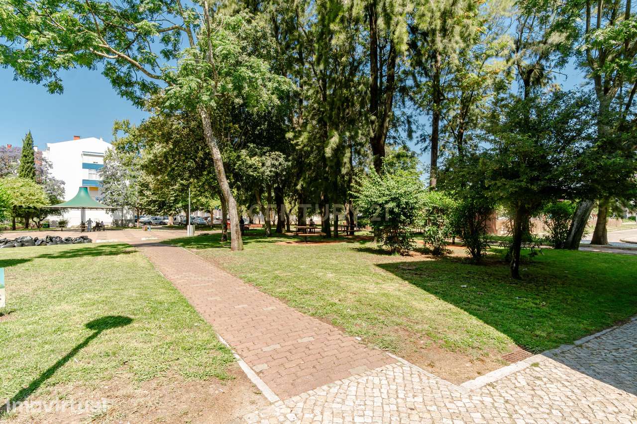Apartamento T2 com 2 WC's e Varanda Ampla – Totalmente Renovado – Bura - Grande imagem: 5/30