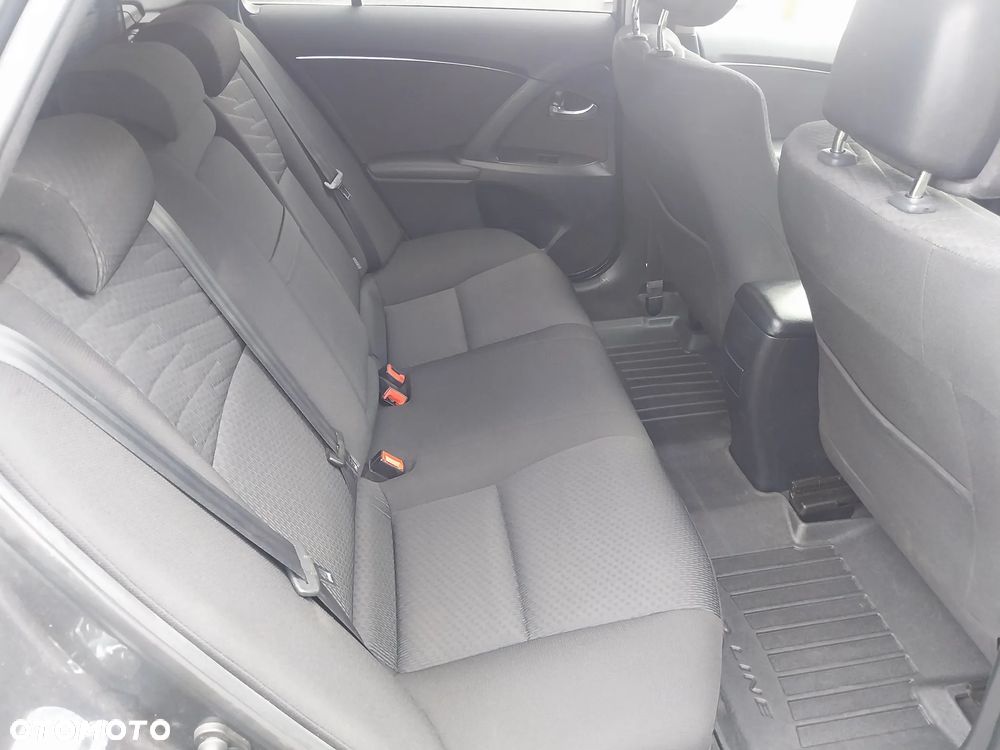 Toyota Avensis 2.0 Executive - 21
