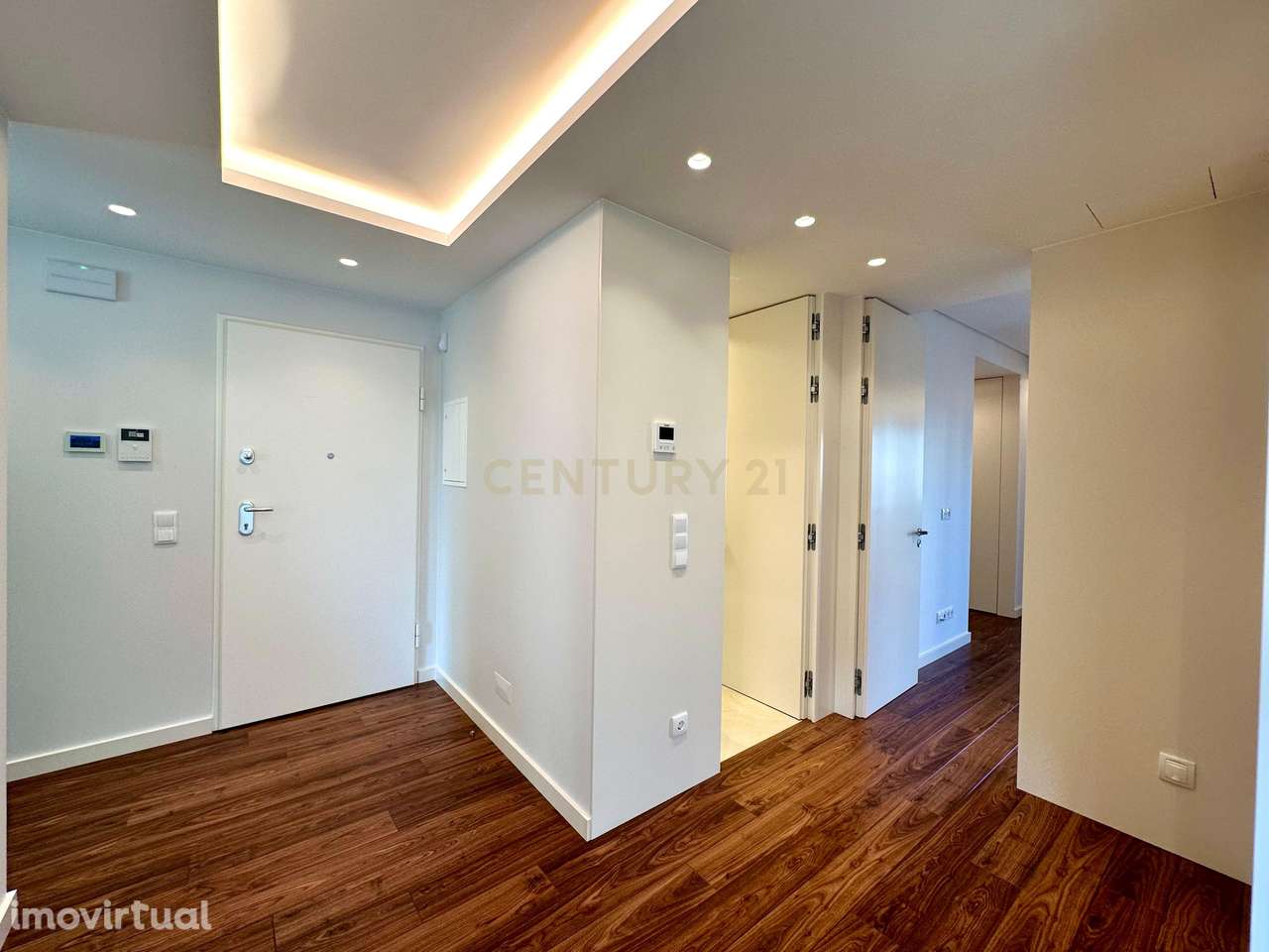 Apartamento T3 Novo – Quinta de Santa Teresa (Vista Arriba Fóssil) - Grande imagem: 2/39