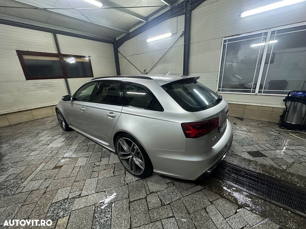 Audi RS6 Avant - 8