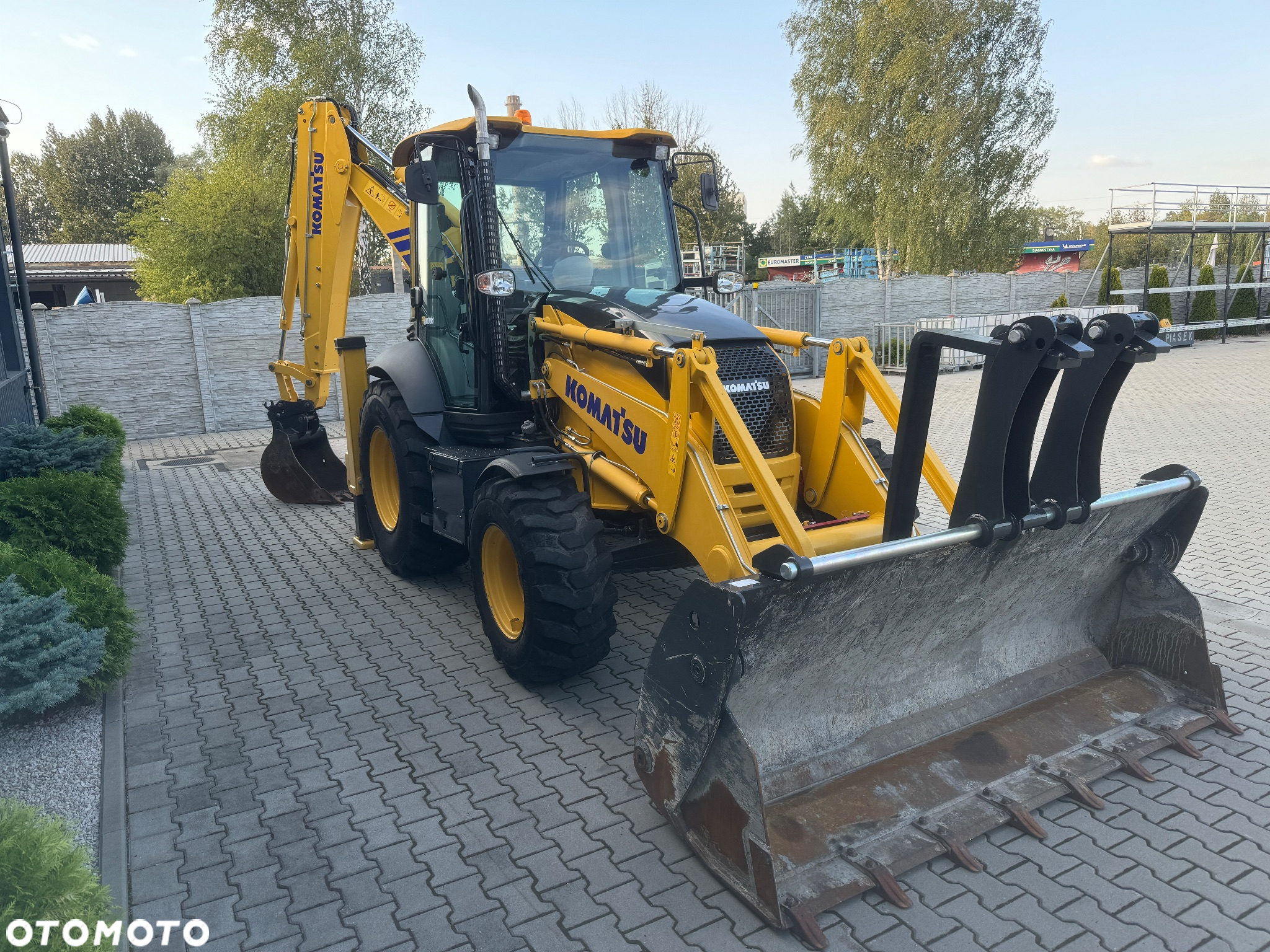 Komatsu WB 97R - 2