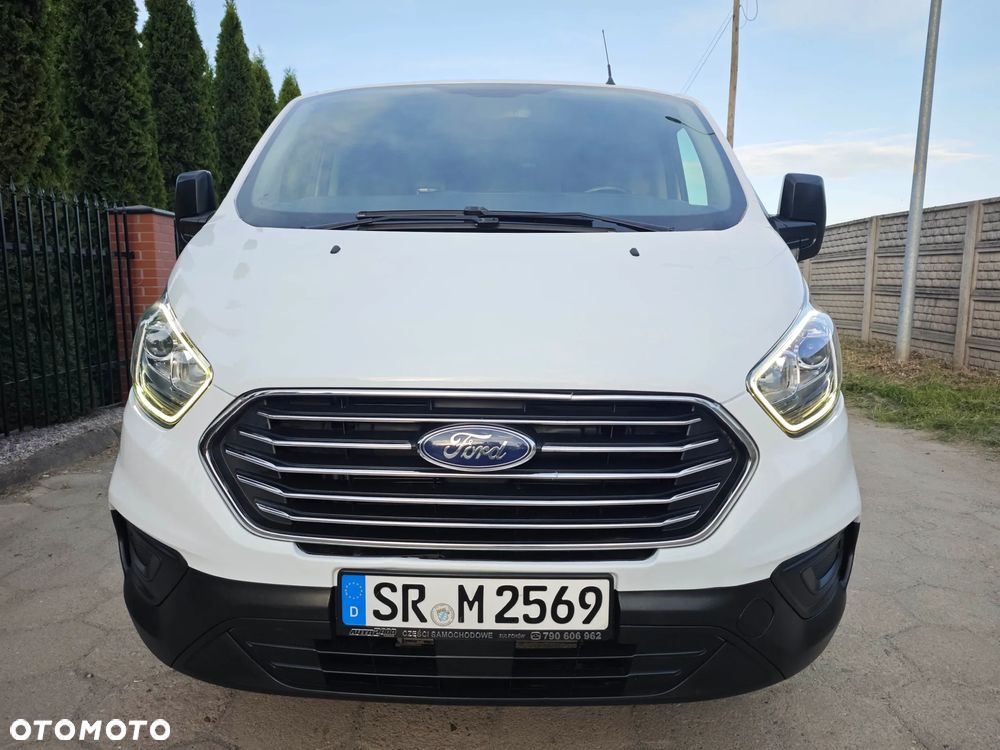 Ford Custom - 11