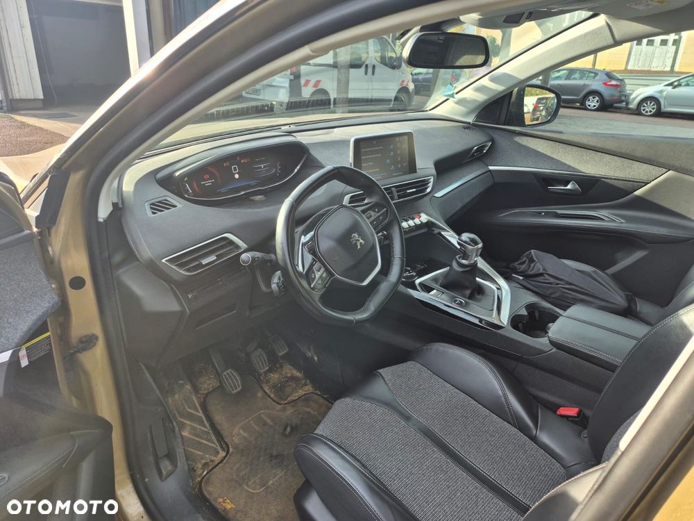 Peugeot 3008 PureTech 130 Stop & Start GPF Allure - 38