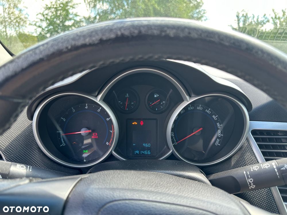 Chevrolet Cruze 1.8 LT - 12