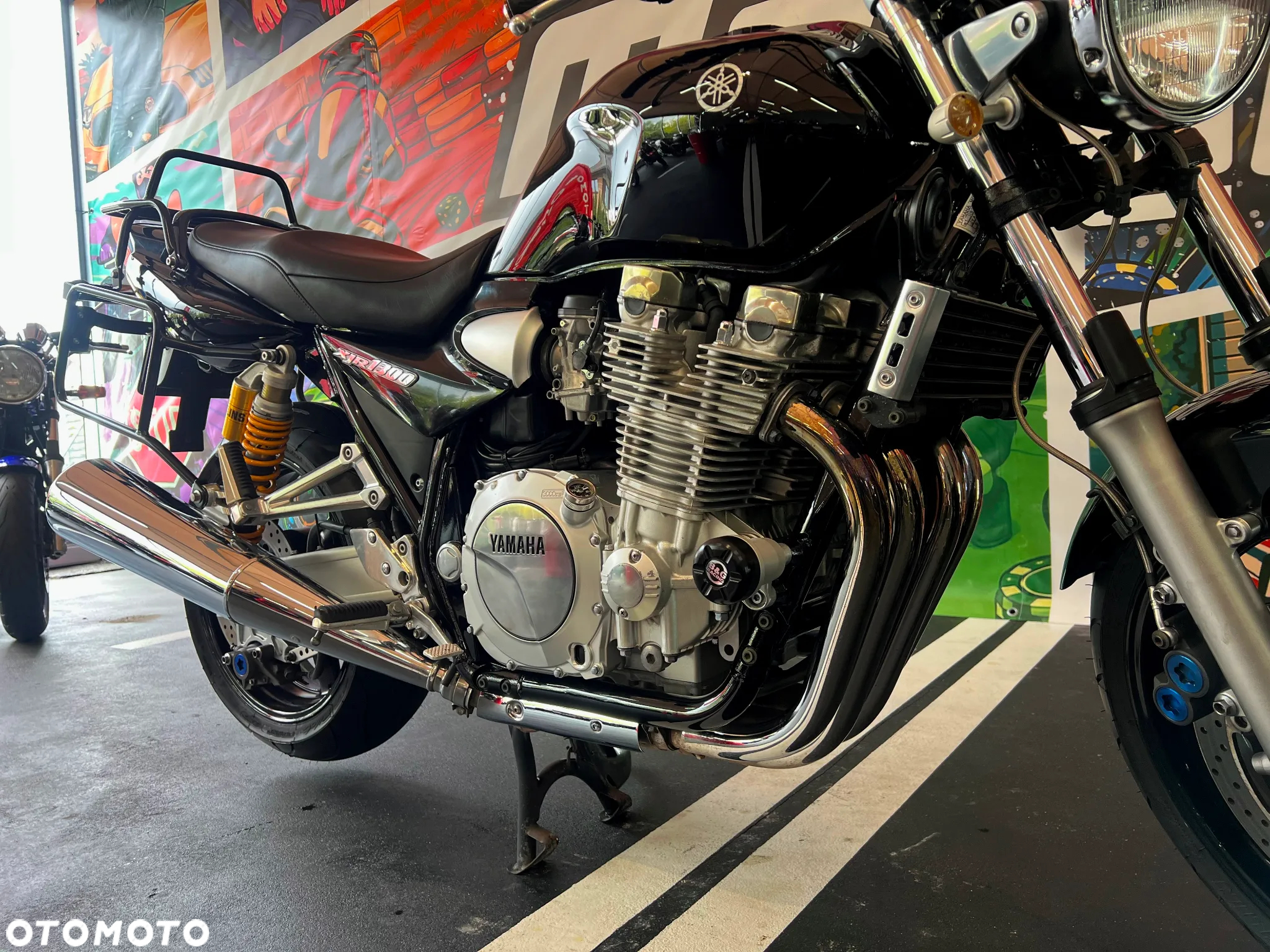 Yamaha XJR - 8
