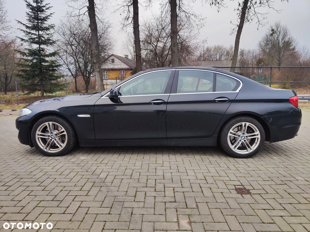 BMW Seria 5 525d xDrive Sport-Aut Luxury Line - 4