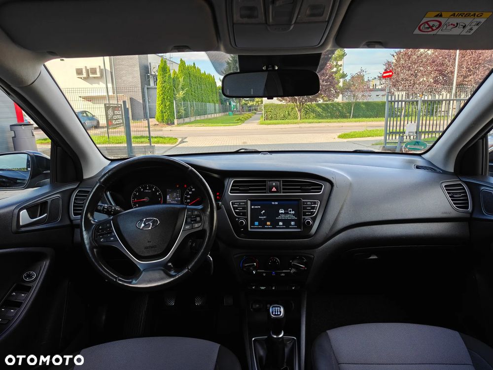 Hyundai i20 blue 1.2 Pure - 8