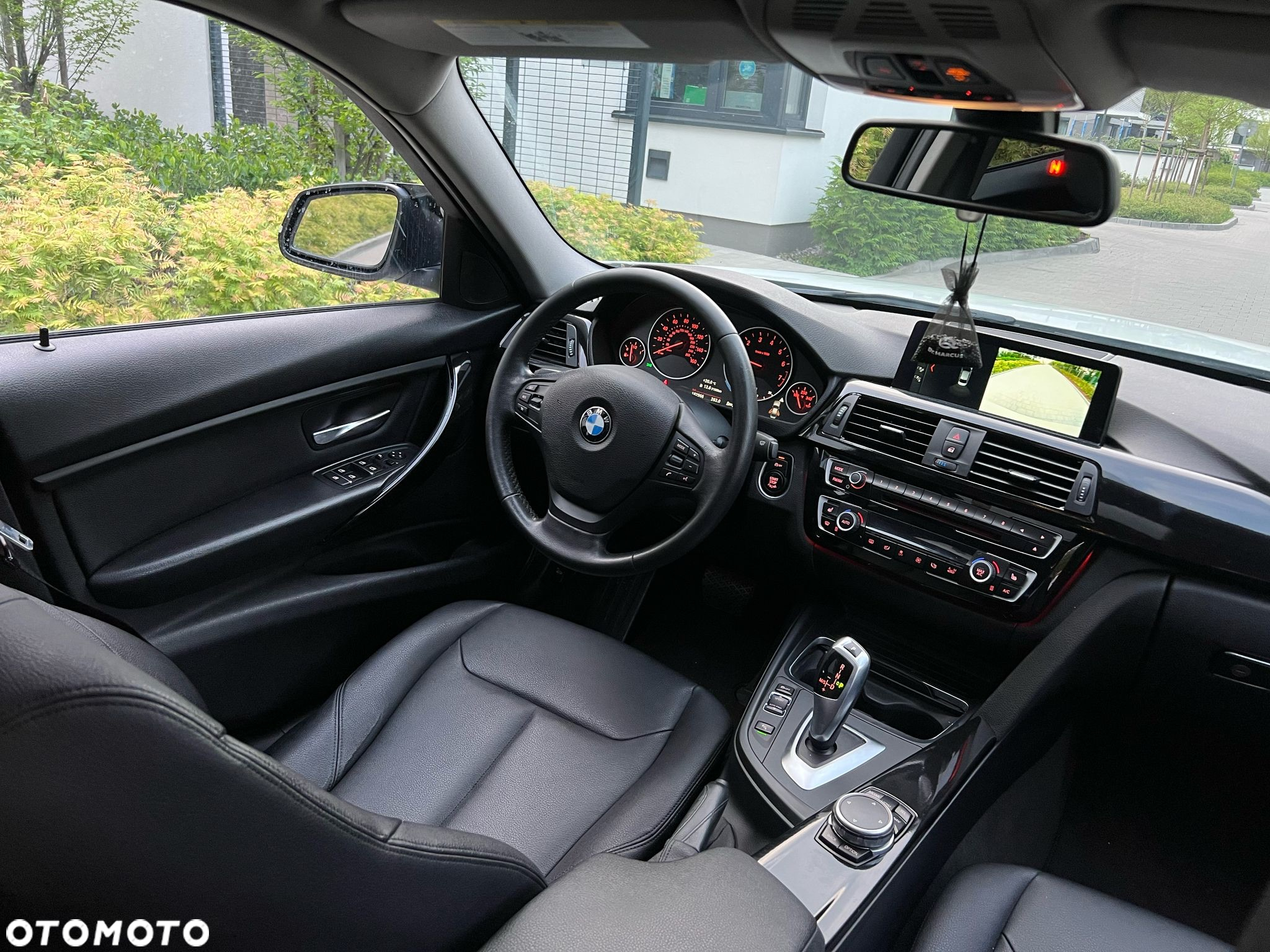 BMW Seria 3 320i - 11