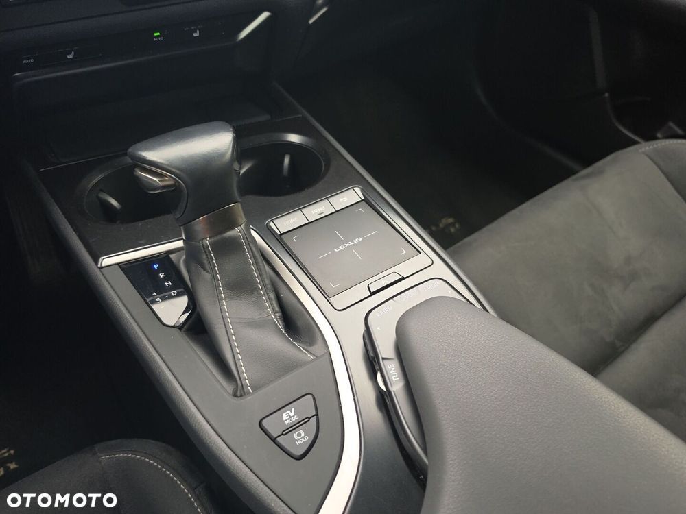Lexus UX 250h GPF Business Edition 2WD - 26