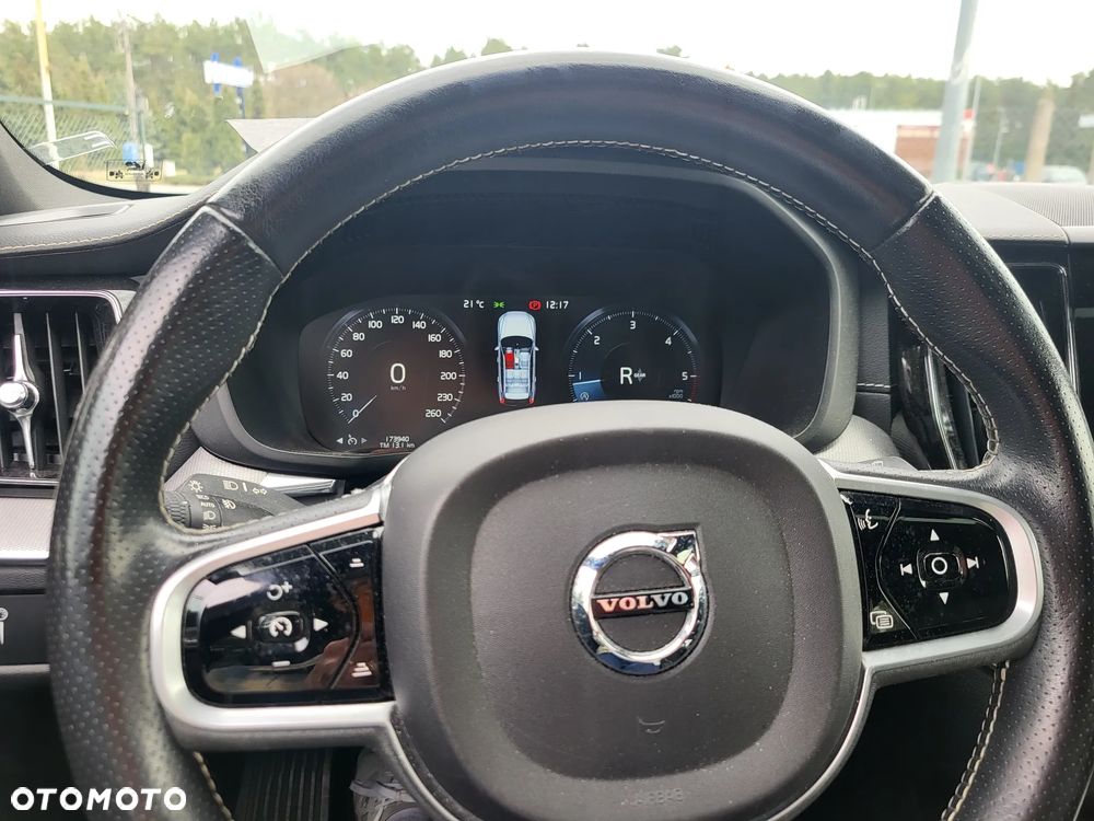 Volvo XC 60 D3 SCR R-Design - 18