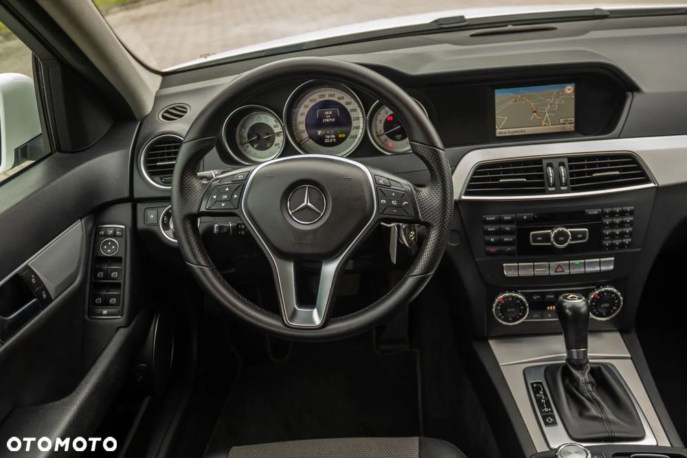 Mercedes-Benz Klasa C 180 7G-TRONIC Avantgarde Edition - 37