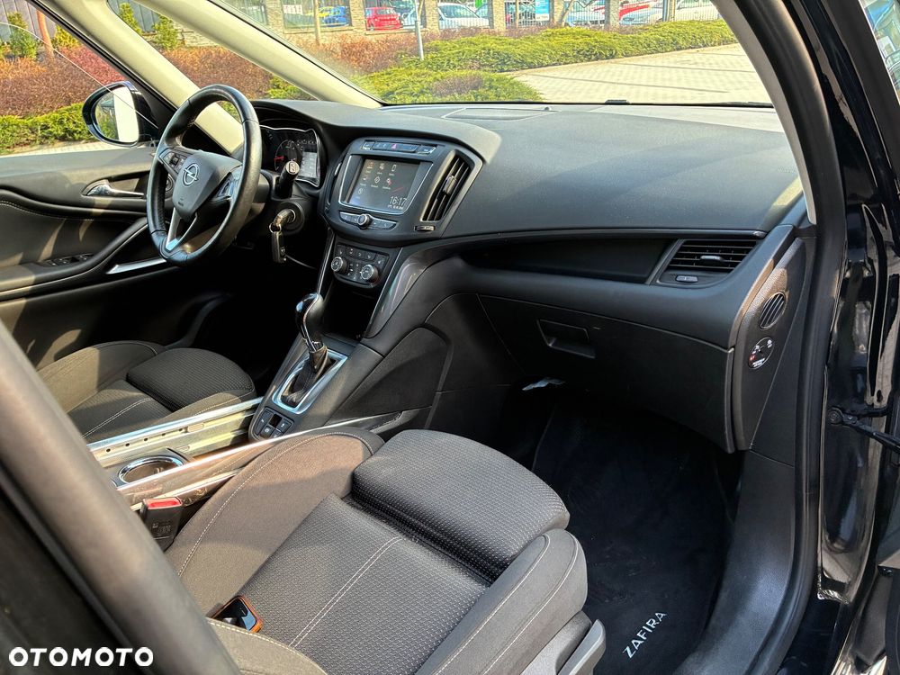 Opel Zafira - 10