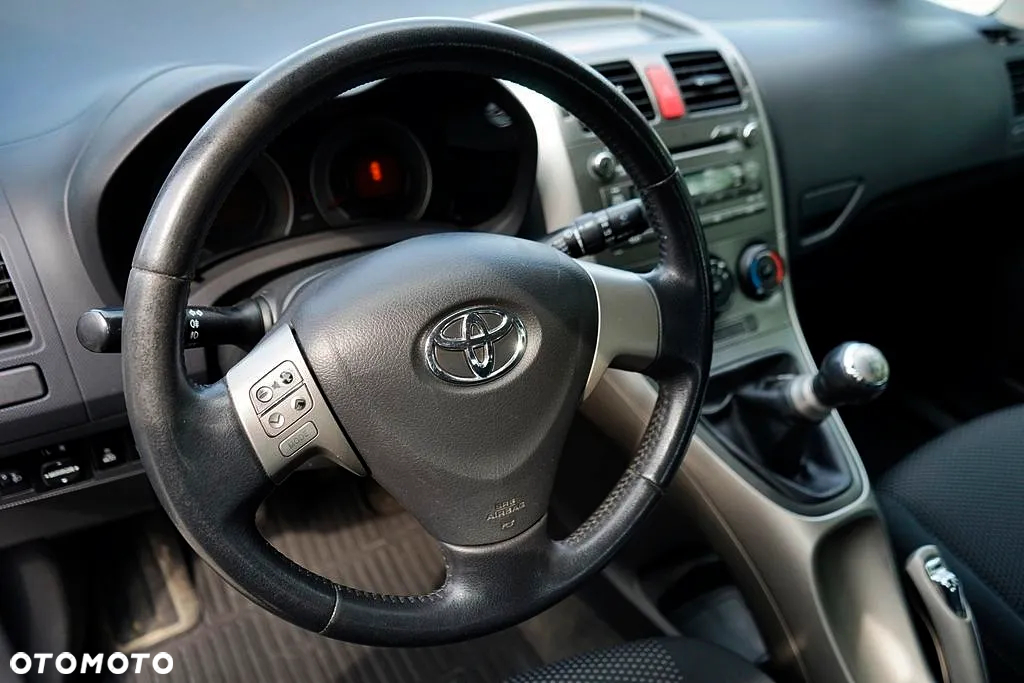 Toyota Auris 1.4 D-4D - 23