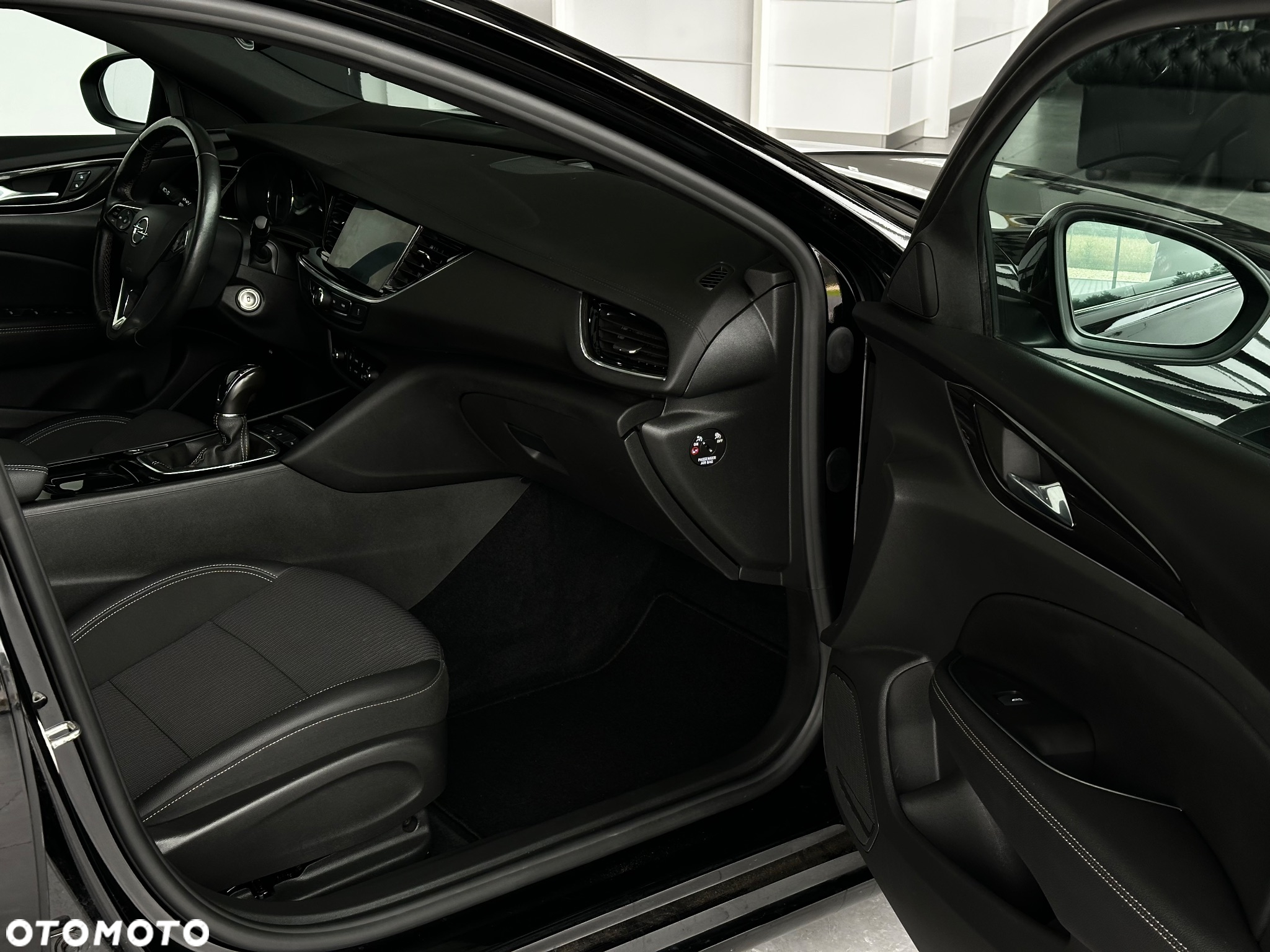 Opel Insignia - 25