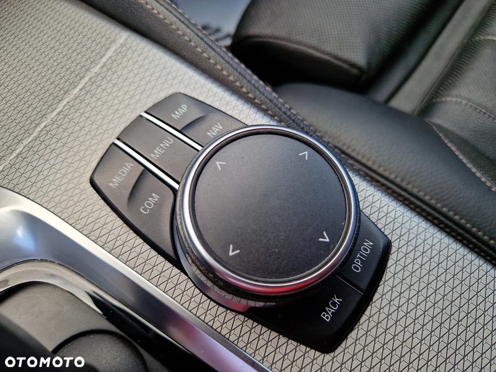 BMW Seria 5 530d Touring Sport Line - 28