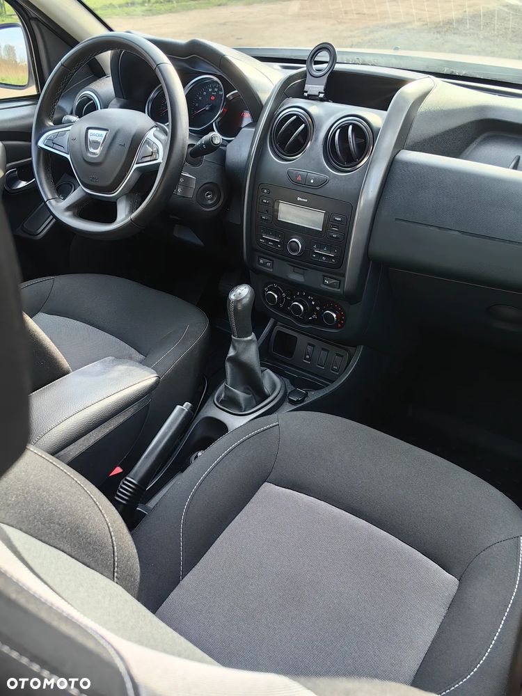 Dacia Duster 1.6 SCe Laureate S&S - 12