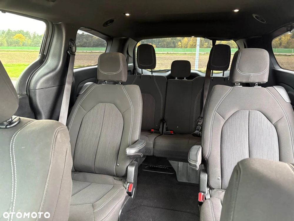 Chrysler Pacifica - 14