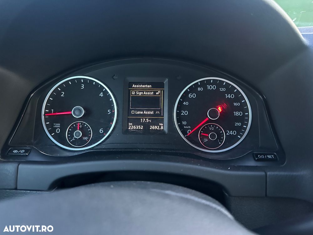 Volkswagen Tiguan 2.0 TDI SCR 4MOTION BlueMotion Technology DSG Lounge Sport & Style - 15