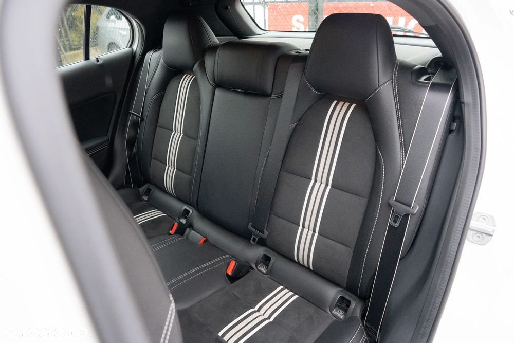 Mercedes-Benz GLA 180 7G-DCT Edition 1 - 15