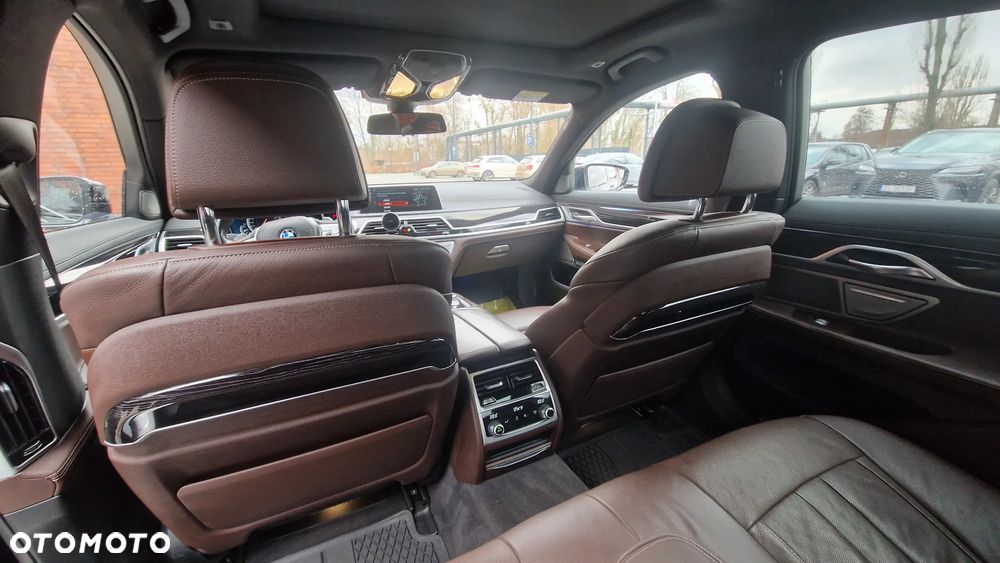 BMW Seria 7 740d xDrive - 24