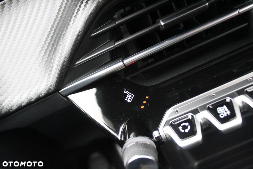 Peugeot 2008 1.2 PureTech Allure S&S - 16