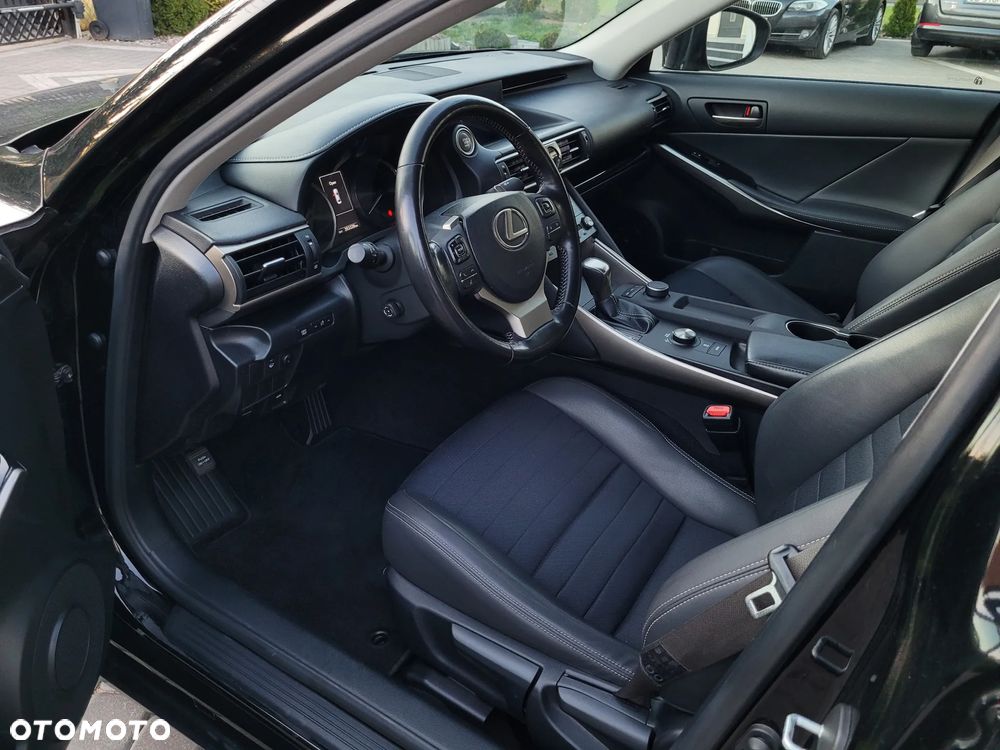 Lexus IS 200t / 300 Black - 17
