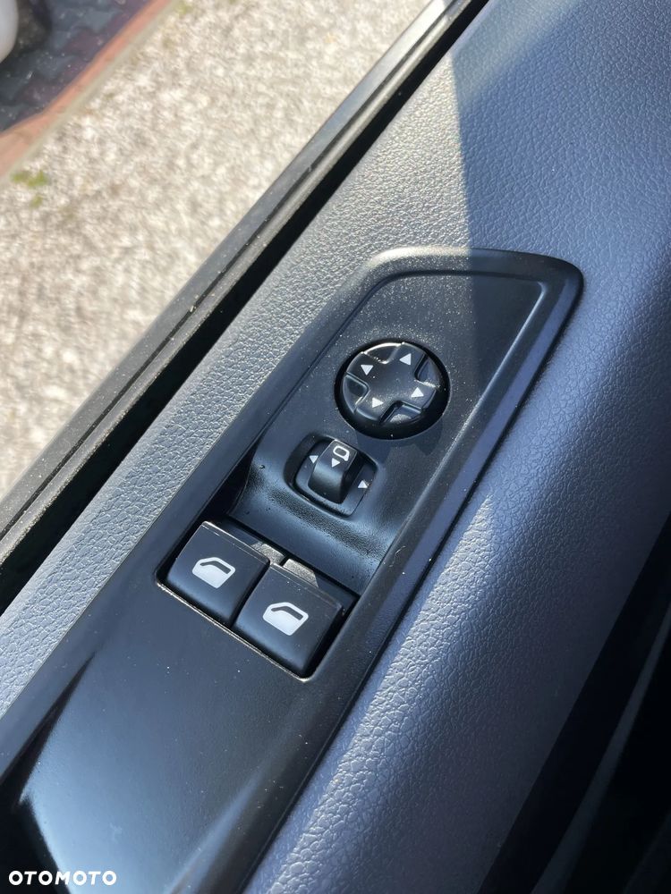 Opel Vivaro - 14