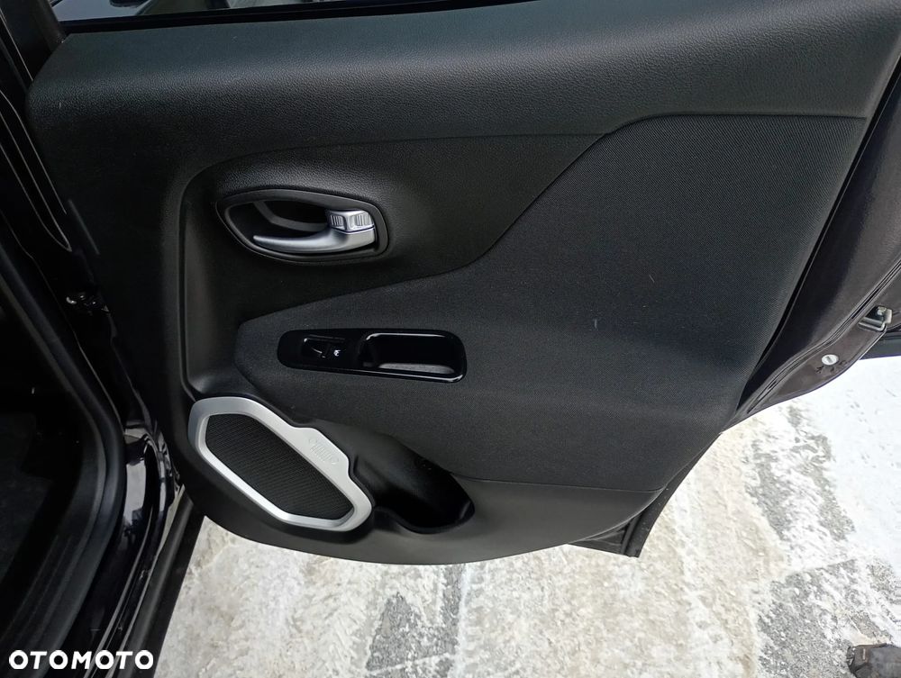 Jeep Renegade 1.4 MultiAir Longitude - 27
