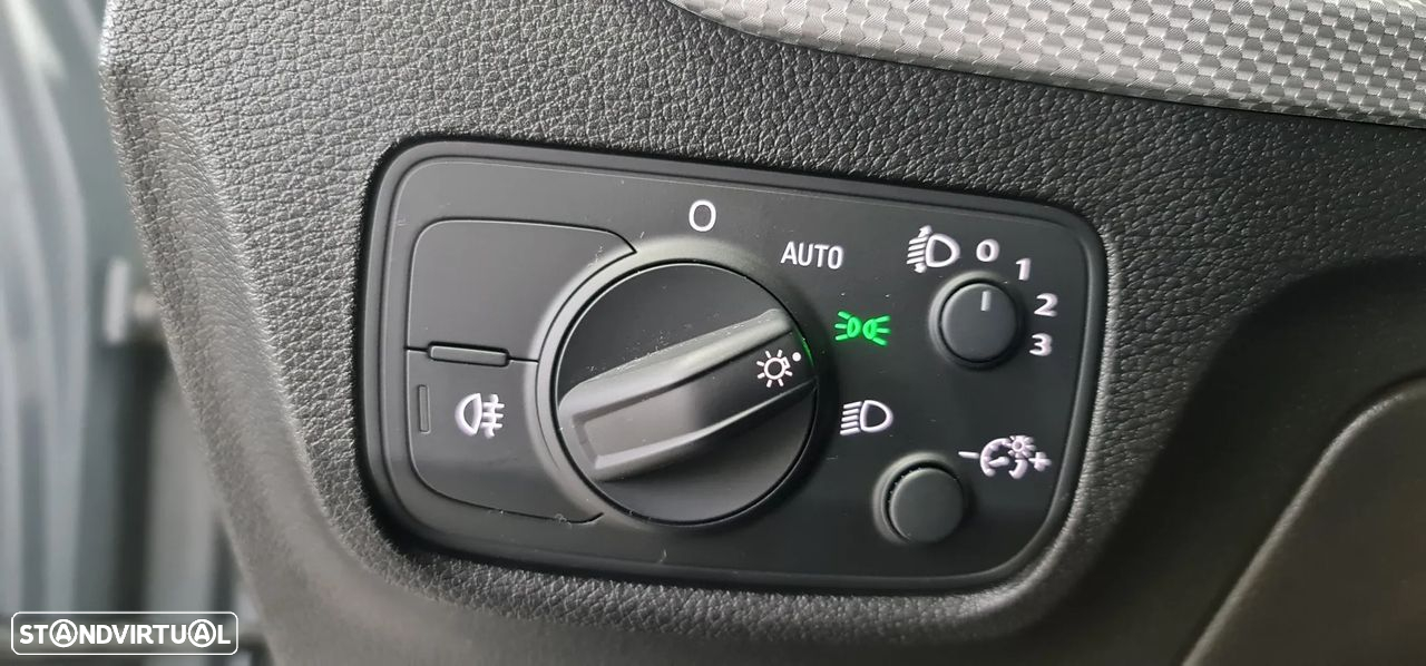 Audi Q2 1.6 TDI Design - 12