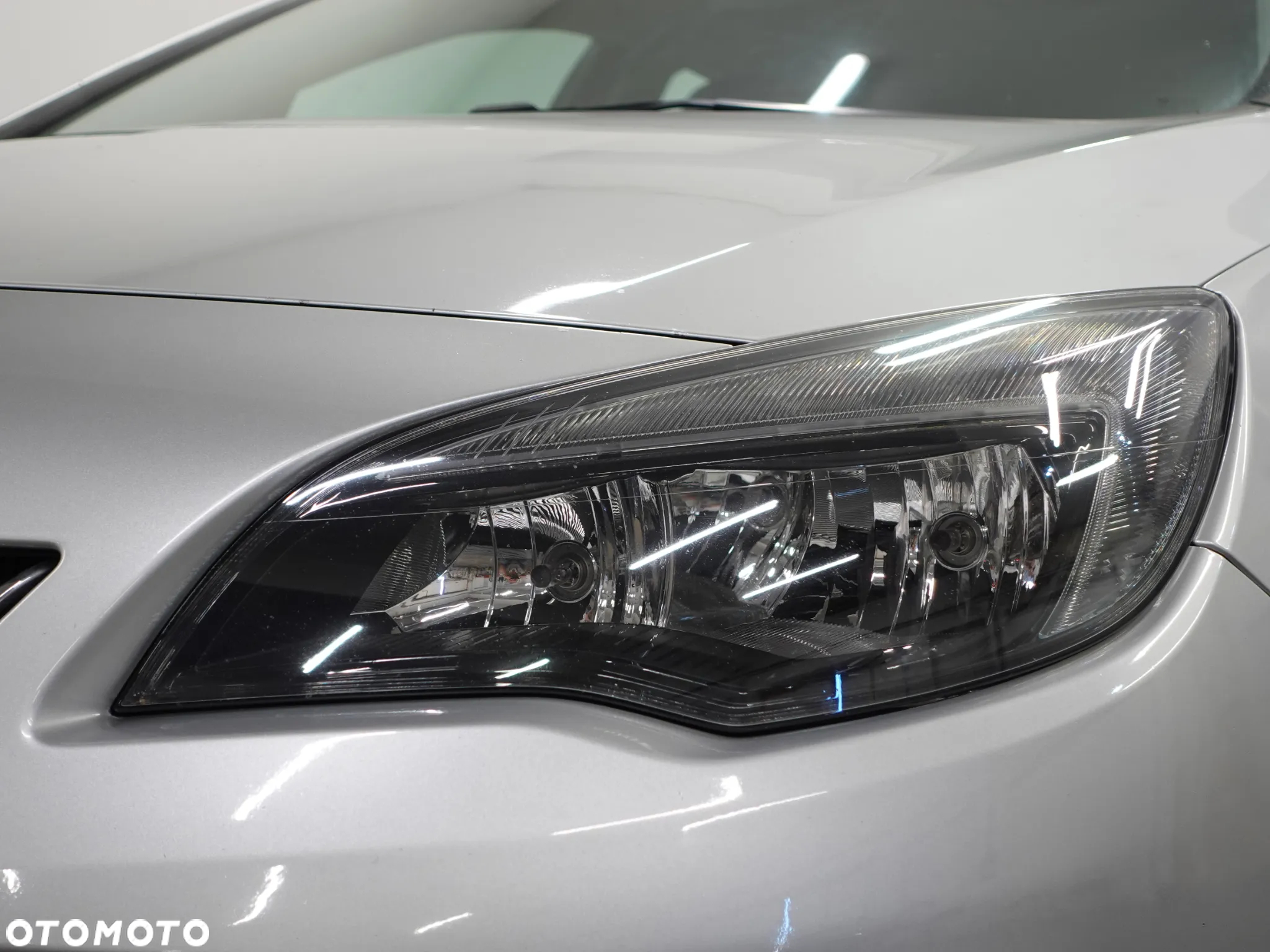 Opel Astra IV 1.6 CDTI Cosmo - 15