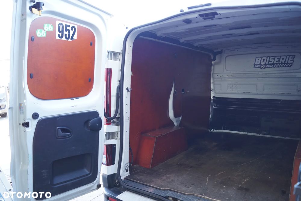 Renault Trafic - 25
