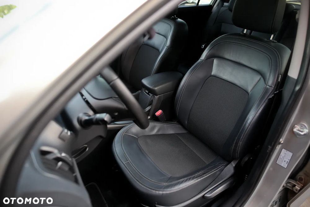 Kia Sportage 2.0 CVVT 2WD Automatik Vision - 18
