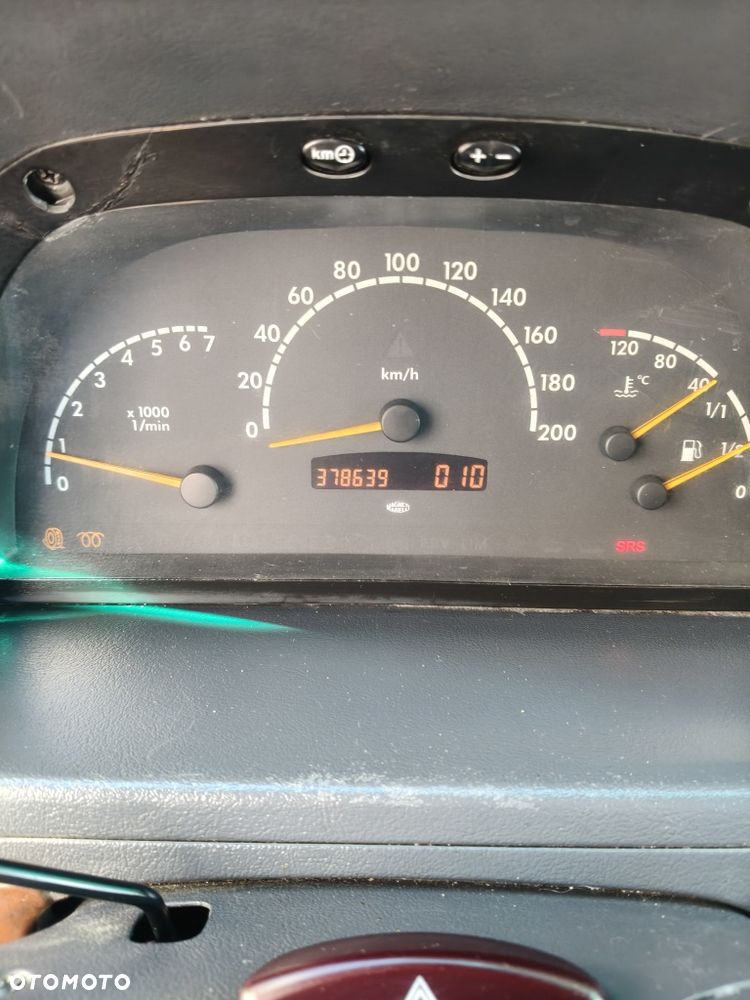 Mercedes-Benz V-Class 2000 photo 4