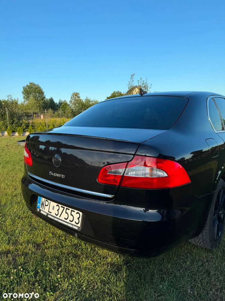 Skoda Superb 2.0 TDI DSG Elegance - 4