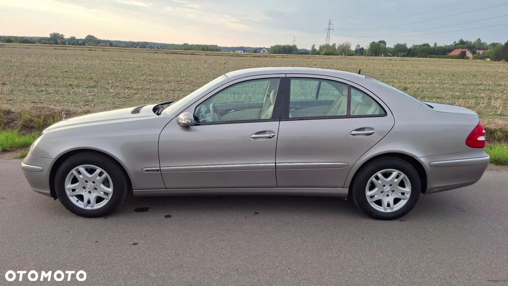 Mercedes-Benz Klasa E 350 7G-TRONIC Elegance - 34