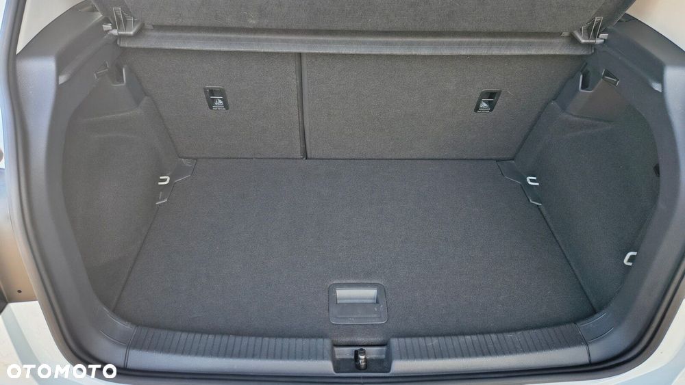 Volkswagen T-Cross - 12