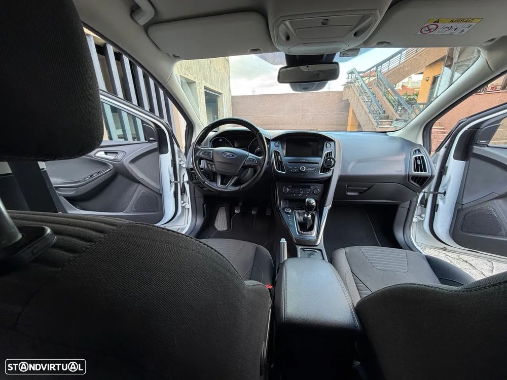 Ford Focus SW 1.5 TDCi Titanium - 25