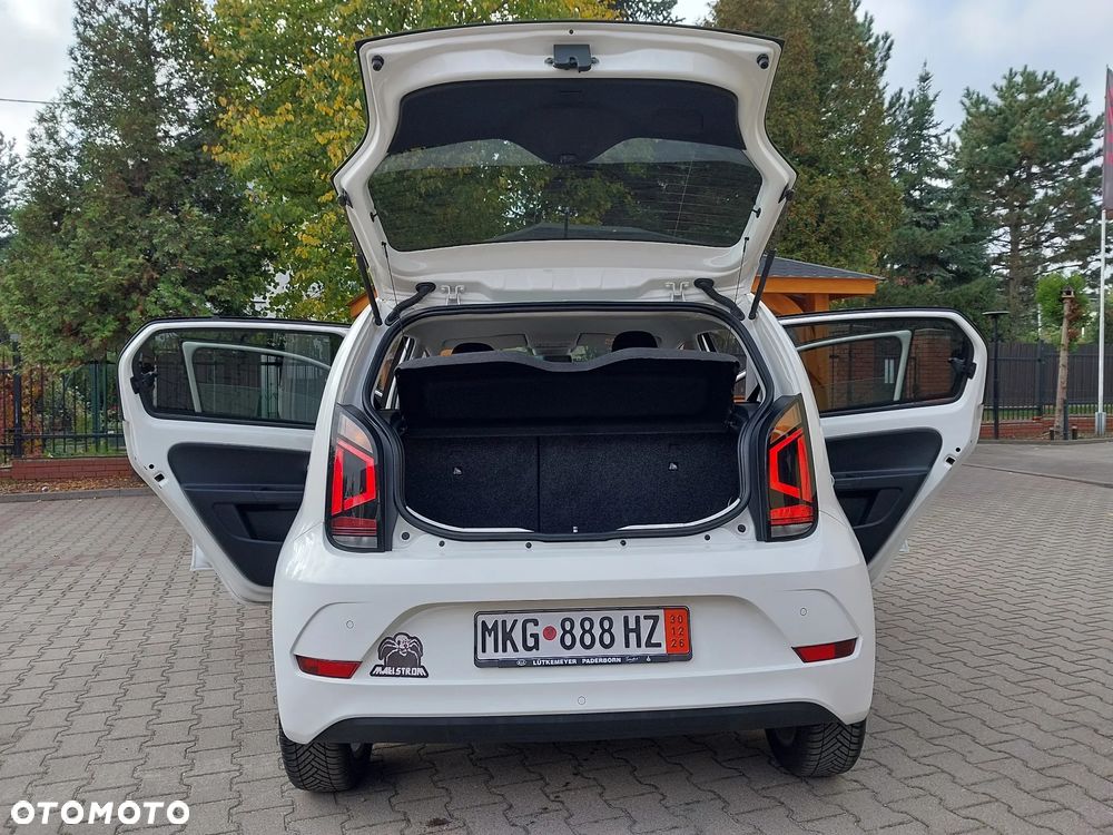 Volkswagen up! black - 21