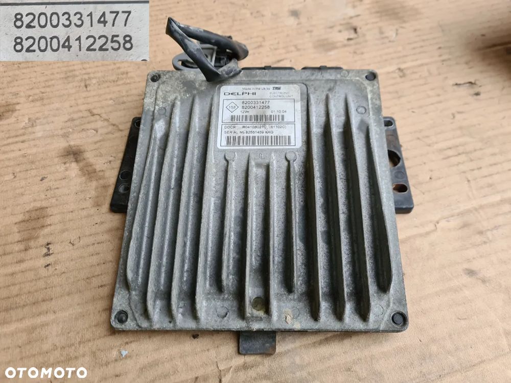 Renault Clio 2 lift 1.5 DCI zestaw startowy skrzynka UCH komputer silnika stacyjka wkładka drzwi kierowcy kluczyk - 4