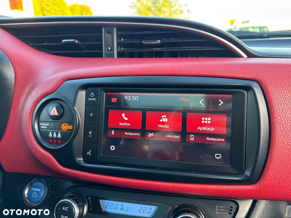 Toyota Yaris Hybrid 100 Selection Platinum - 29