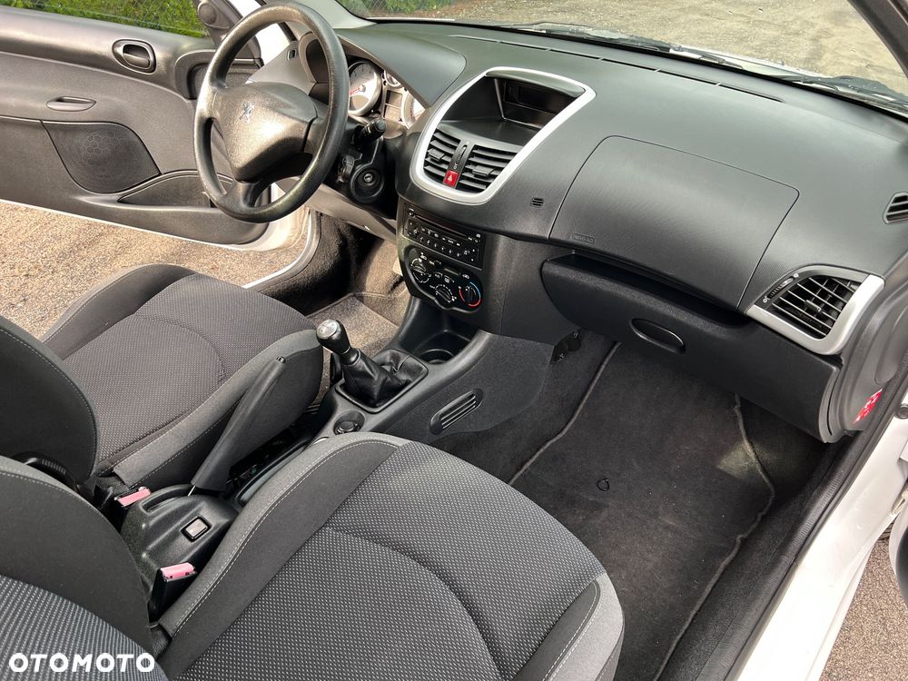 Peugeot 206 plus - 12