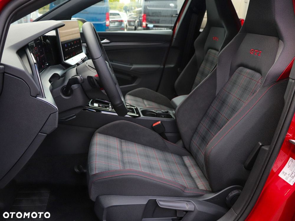 Volkswagen Golf - 12